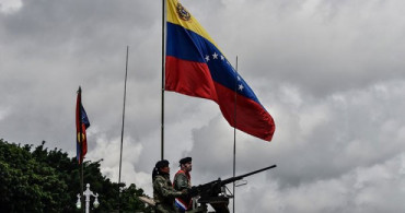 Venezuela'da Darbe Girişimi Başladı!