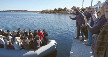 Yunanistan Sınırda Yaklaşık 10000 Göçmeni Bekletiyor