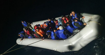 Yunanistan’ın Denizin Ortasında Bıraktığı 130 Göçmeni Sahil Güvenlik Kurtardı