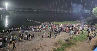 Yüzlerce kişi üzerindeyken köprü çöktü: En az 132 kişi hayatını kaybetti