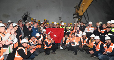 Çamlıhemşin Tüneli Işık Görme Töreni'nde Ulaşımda Devrim