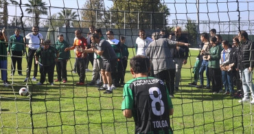 Özel Gereksinimli Çocuklardan Kocaelispor'a Moral Ziyareti