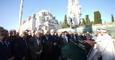 İYİ Parti Genel Başkanı Dervişoğlu, İş Adamı Mehmet Gül'ün Cenaze Törenine Katıldı