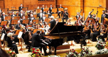 İzmir Devlet Senfoni Orkestrası Sofya'da Özel Konser Verdi