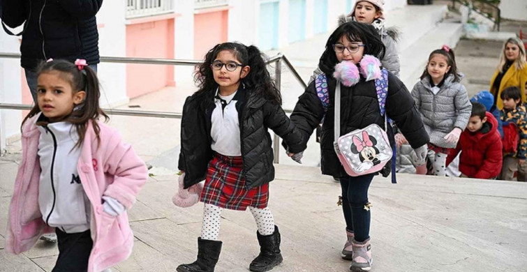 10 ilde okullar ne zaman açılacak? Deprem bölgesinde okulların açılış tarihi ertelendi mi? Bakan Özer’den 10 ile ilişkin açıklama
