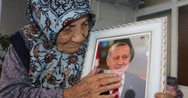 112 Yaşındaki Güllü Nine'nin Erdoğan Sevgisi