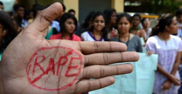19 Yaşındaki Genç Kız Toplu Tecavüz Sonucu Öldü