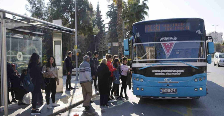 23 Nisan'da İETT otobüsleri bedava mı? 23 Nisan Cumartesi günü otobüs, metro, metrobüs, tramvay ücretsiz mi?