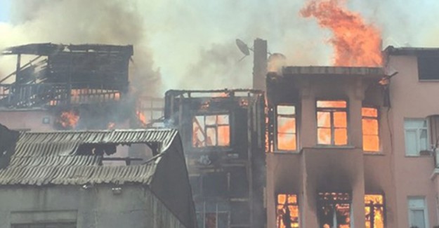 5 Katlı Binada Yangın Paniği: 8 Kişi Mahsur Kaldı