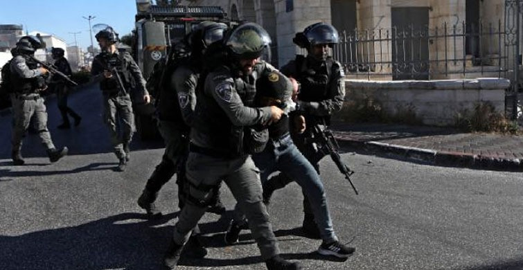 50 Filistinli İsrail Askeri Tarafından Gözaltına Alındı