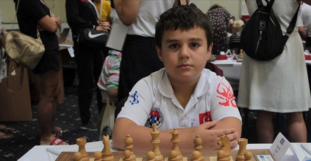 8 Yaşında '8'de 8' Yaparak Satranç Dalında Avrupa Şampiyonu Oldu!