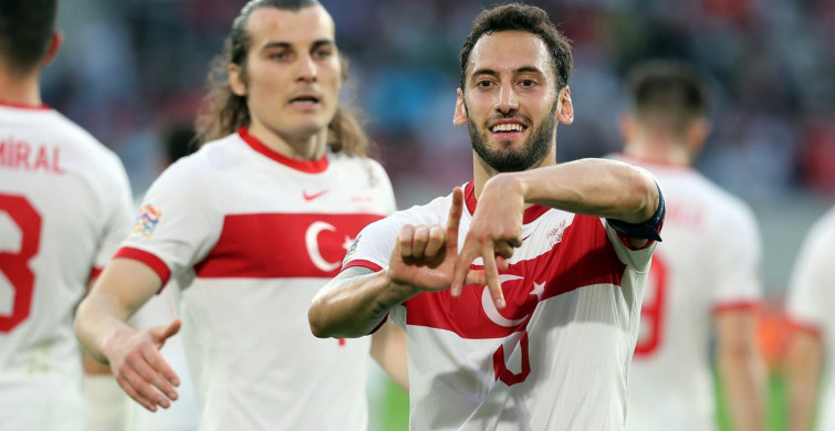 A Milli Futbol Takımı kaptanı Hakan Çalhanoğlu Teknik Direktör Stefan Kuntz'a yardımcı olmaya çalıştığını söyledi