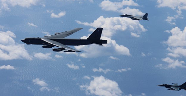 ABD, Çin Savunma Zirvesi Esnasında Hava Bombardımanı Gerçekleştirdi