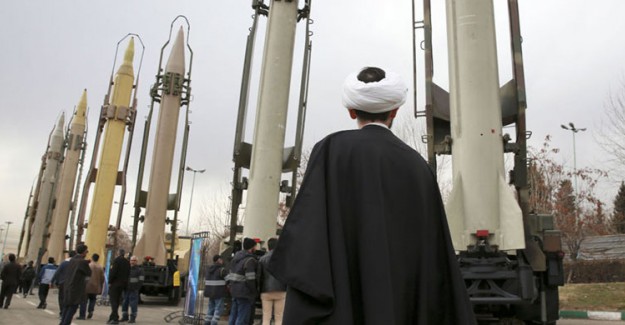 ABD, İran'ın Balistik Füze Denemesi Düzenlediğini İddia Ediyor