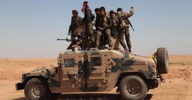 ABD YPG'li İtlerin Altına Zırhlı Araç Çekti