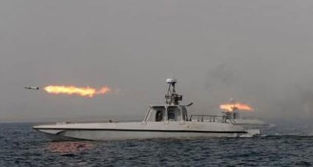ABD-İran Gerginliği! ABD Gemisini Sıkıştırdı