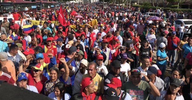 ABD'nin Açıklamasının Ardından Venezuela Karıştı! Halk Sokaklara İndi