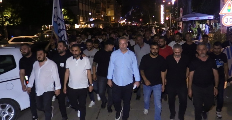 Adana Demirsporlu Taraftarlar Kulüp Yönetimini Protesto Etti