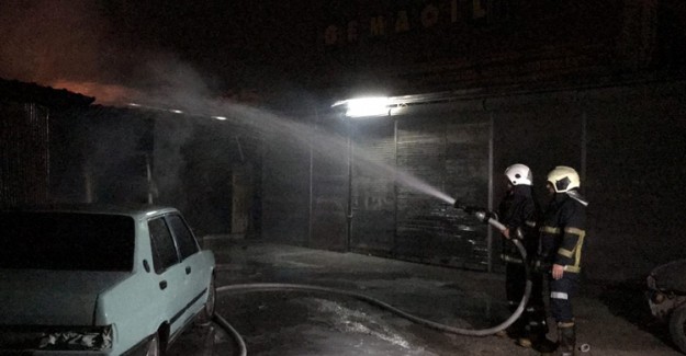Adana'da Kaporta Dükkanında Korkutan Yangın