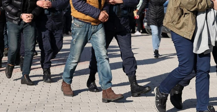 Adana'da Terör Operasyonunda 15 Kişi Gözaltına Alındı