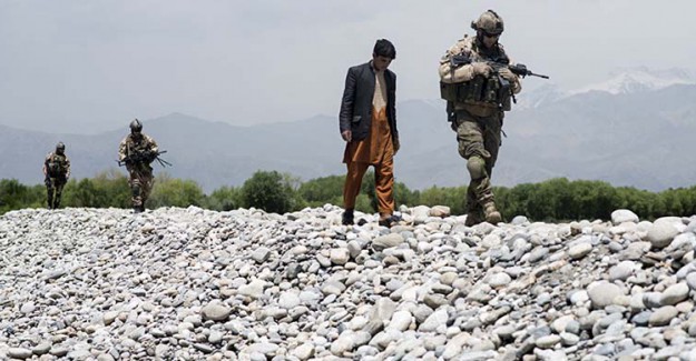 Afganistan'da ABD Üssü Yakınında Beş Çek Asker Yaralandı