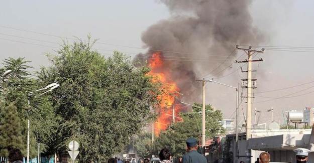 Afganistan'da Karakola Bombalı Saldırı: 9 Ölü