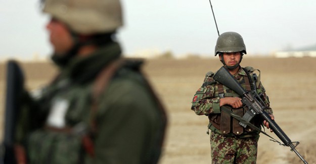 Afganistan'daki ABD Kampına Saldırı, 200 Ölü 