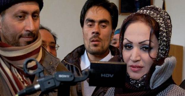 Afganistan'ın İlk Kadın Yönetmeni Saba Sahar, Vuruldu