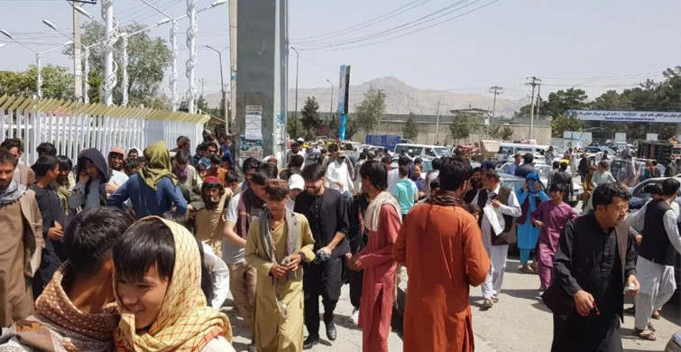Afganlıların Havalimanındaki Acı Bekleyişi