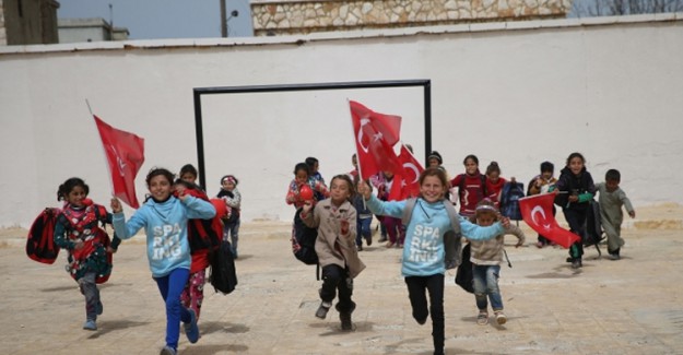 Afrin'de İlk Defa 23 Nisan Ulusal Egemenlik ve Çocuk Bayramı Kutlaması Yapıldı
