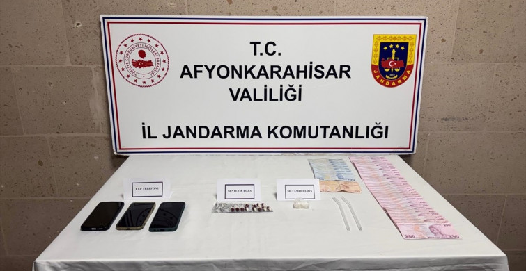 Afyonkarahisar'da Uyuşturucu Operasyonu: 3 Gözaltı