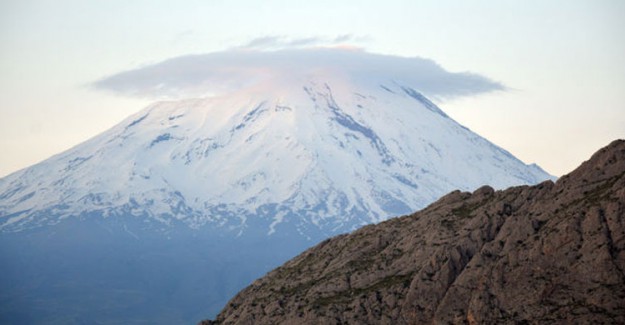 Ağrı Dağı'nda Kartpostallık Görüntüler! Dağ Şapka Taktı