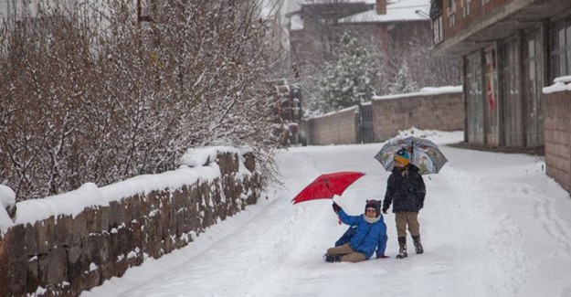 Ağrı ve Kayseri'de Olumsuz Hava Şartları Nedeniyle Okul Tatili