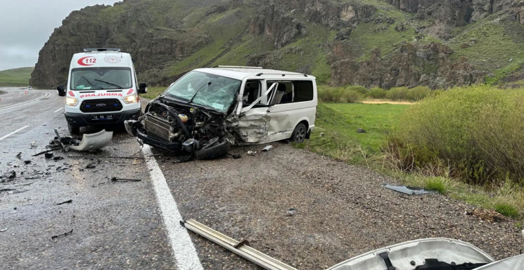 Ağrı’da acı kaza: Ölü ve yaralılar var