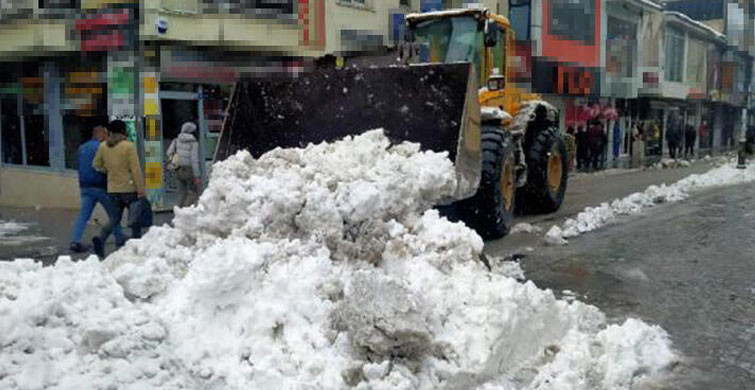 Ağrı'da Sürekli Yağan Kar 102 Köy Yolunu Kapadı