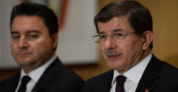 Ahmet Davutoğlu Parti Kurma Fikrini Rafa Kaldırdı
