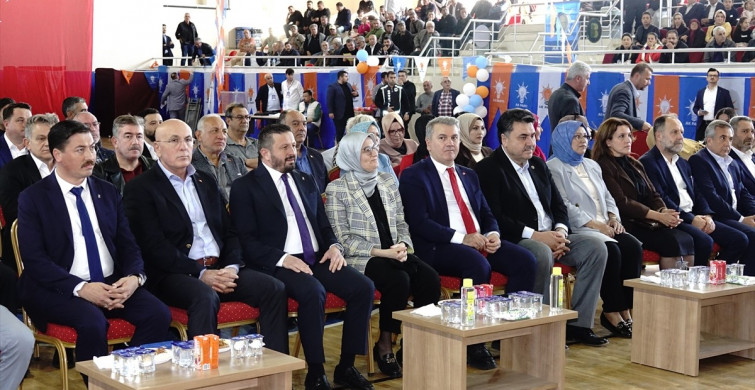 AK Parti Edremit İlçe Kongresi'nde İHA ve SİHA'lar gündemde