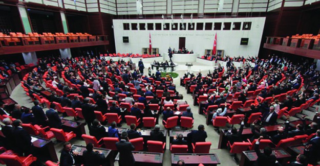 AK Parti Grubu, Meclis Başkanı Adayını Belirlemek İçin 12.00'de Toplanacak