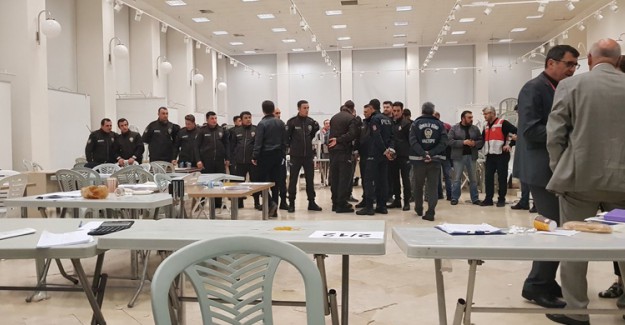 AK Parti Milletvekili Erol Kaya: CHP Maltepe'deki Sayımı Bilerek Yavaşlatıyor