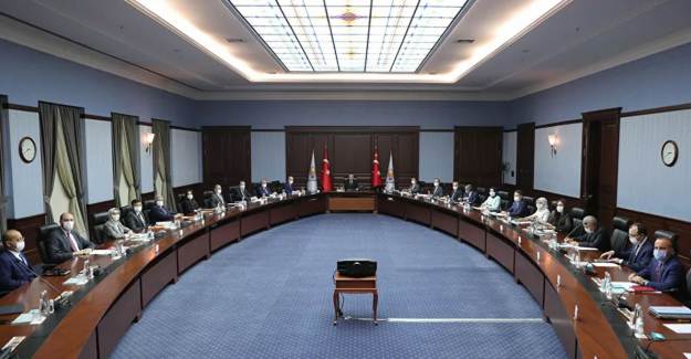 AK Parti MYK'da Cumhurbaşkanı Erdoğan'a İstanbul Sözleşmesi Raporu