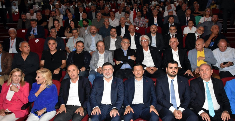 AK Parti İzmir İlçe Kongresi'nde Karabağlar'da Önemli Açıklamalar Yapıldı