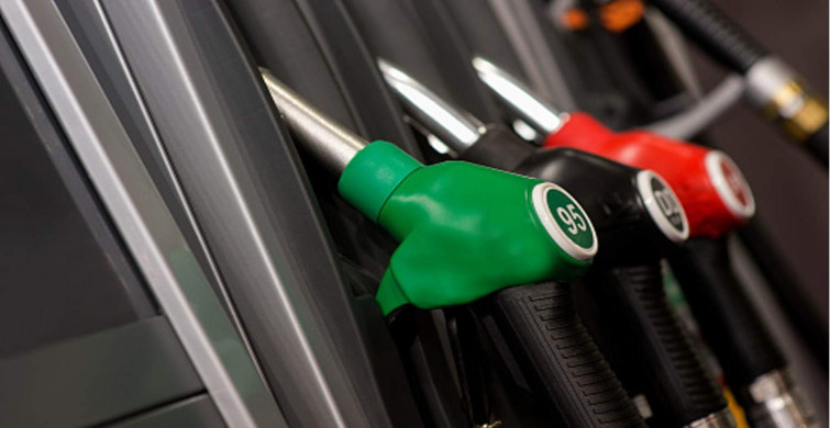 Akaryakıtta üst üste indirimler: Akaryakıt fiyatlarında bugün indirim var mı? Benzin ve motorin ne kadar oldu? 4 Şubat 2023 Cumartesi güncel akaryakıt fiyatları