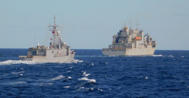 Akdeniz’de Anlamlı Mesaj: Türk Fırkateynlerine ABD Gemisi Yakıt İkmali Yaptı