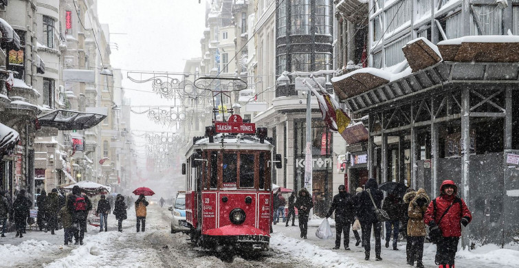 AKOM’dan İstanbullura kar uyarısı! Pazartesi’den itibaren etkisini gösterecek!