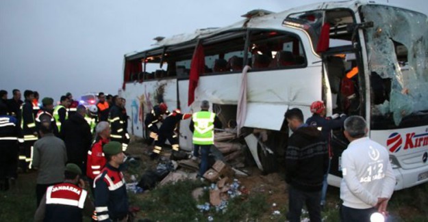 Aksaray'da Facia Gibi Kaza: 4 Ölü 27 Yaralı