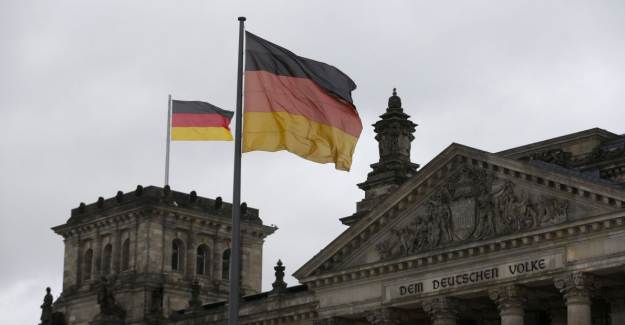 Alman Ekonomisinde Salgın Sonrası Toparlanma Yavaş Olacak