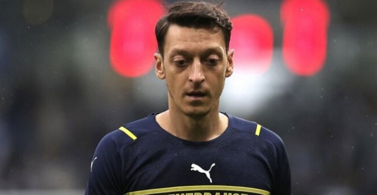 Alman teknik direktör Friedhelm Funkel, Fenerbahçeli Mesut Özil'e eleştirilerde bulundu!