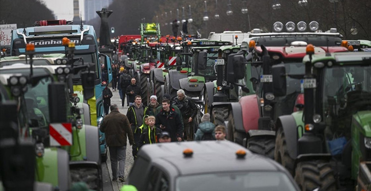 Almanya'da tasarruf furyasının ardından çiftçi krizi patlak verdi: Slogan atarak konvoy oluşturdular
