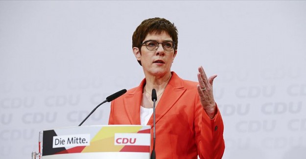 Almanya'daki Siyasi Kriz İlerliyor