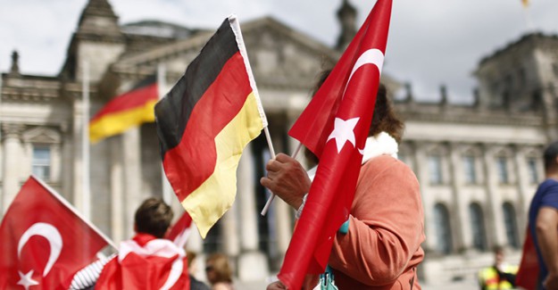 Almanya'dan Skandal Karar! Sığınmacı Statüsü Verildi